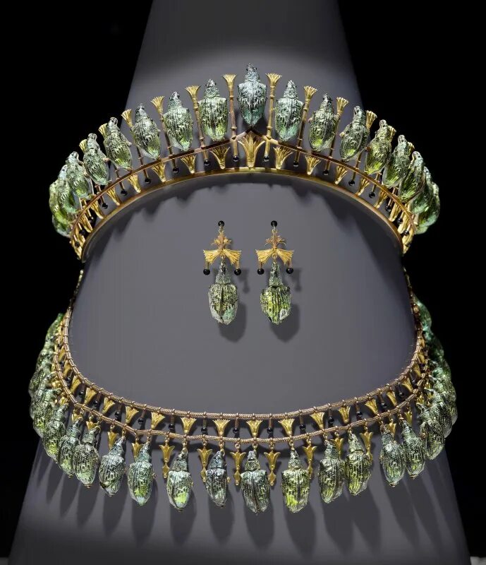 рубин черного принца. диадема императрицы елизаветы алексеевны. бриллиант куллинан 2 в британской короне. царские камни драгоценные. цейлонский сапфир алмазный фонд.