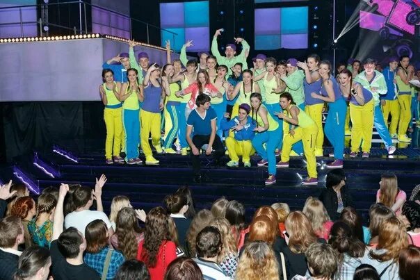 Большие танцы картинки. Большие танцы. Песни на большие танцы. Песни на большие танцы. Большие танцы заставка.