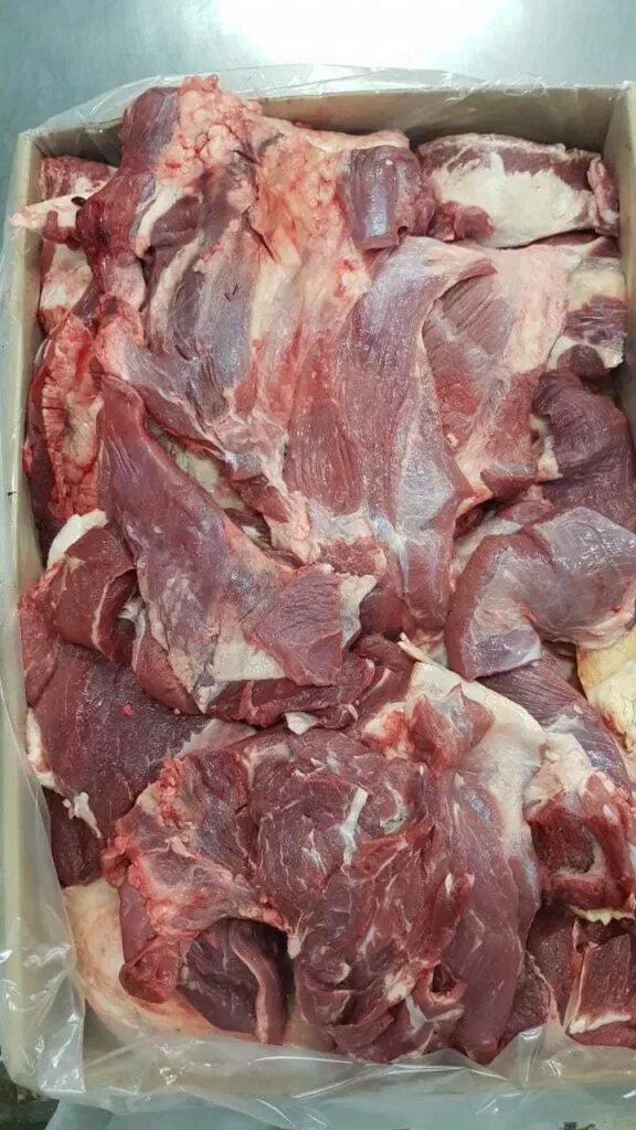 Продам мясо живым весом. Продам мясо живым весом. Продам мясо живым весом. Свинина мясная обрезь жар мясо. Говядина в вакуумной упаковке.