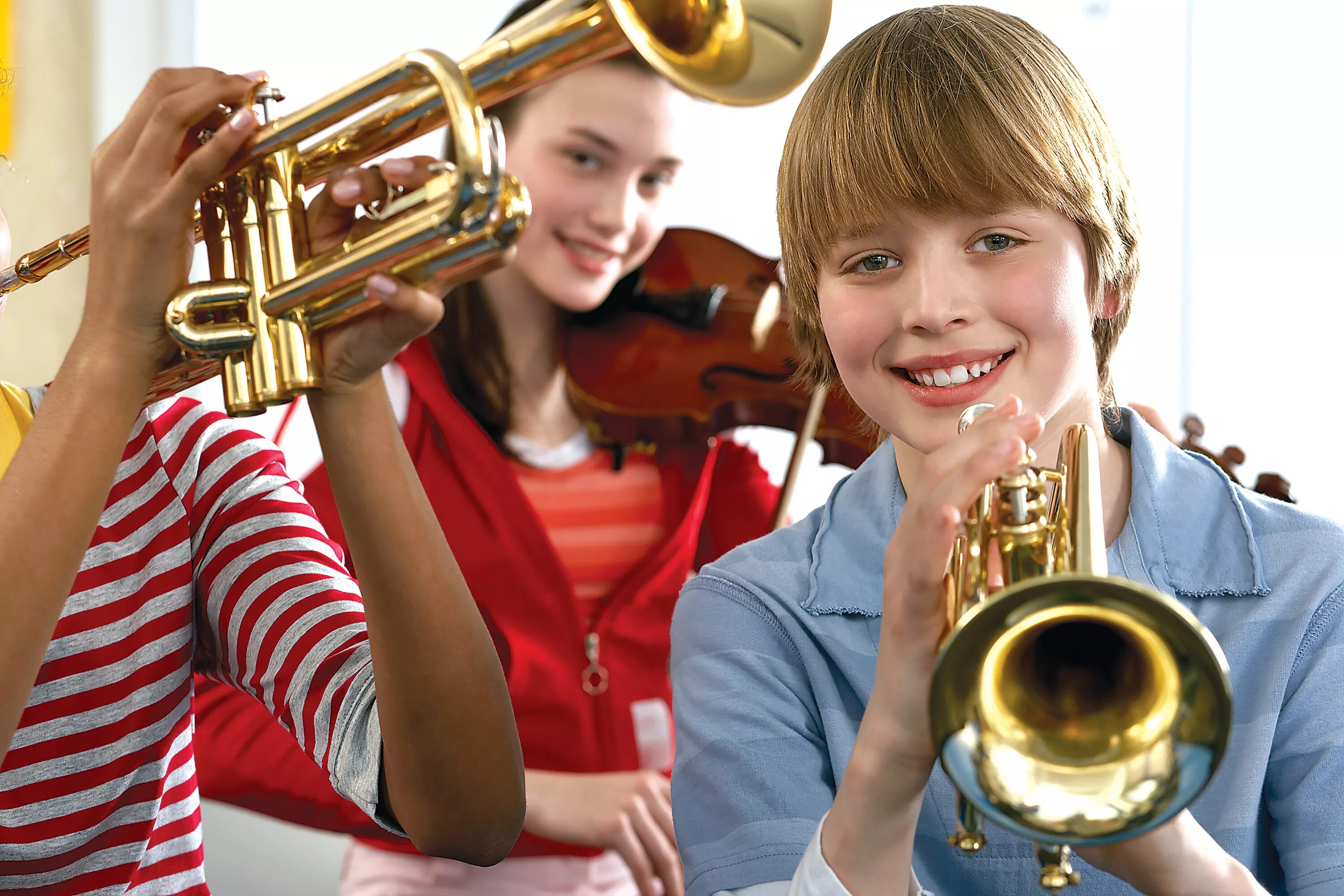 Музыкальные инструменты для детей. Дети играющие на музыкальных инструментах. Игра на инструментах. Дети играющие на муз инструментах. Вечера в музыкальных школах