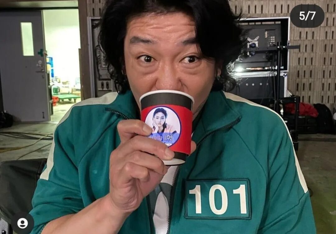 Игроки кальмара. Игрок 218 игра в кальмара. Ли джон-джэ игра в кальмара. Чон хо ён. Пак хэ-су игра в кальмара.