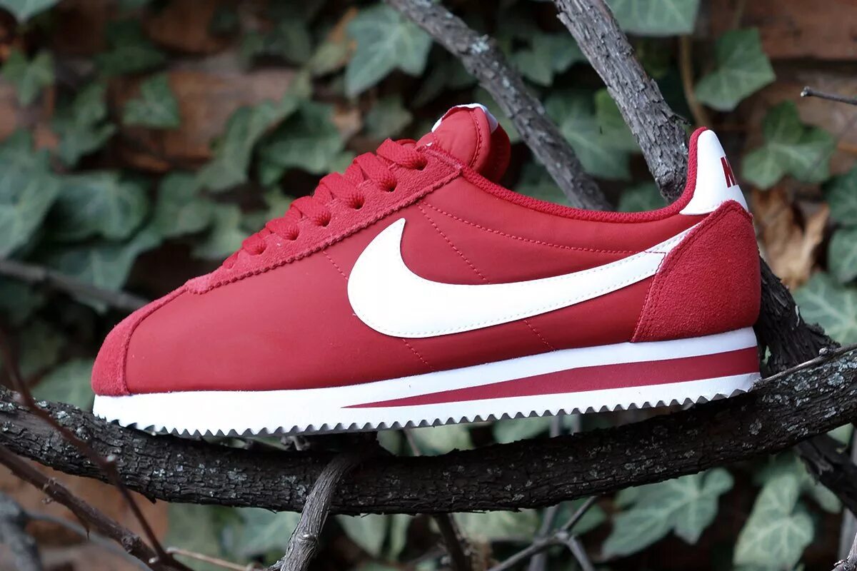 Nike cortez classic. Найк Классик Кортес. Nike Classic Cortez nylon Red. Nike Cortez 2012. Nike Cortez красные.