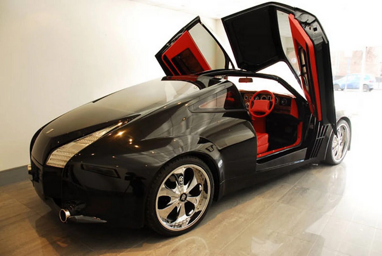 Машины которые открываются двери. Роллс ройс двери. rolls royce cexi. машины с дверями вверх. автомобиль с открытой дверью.