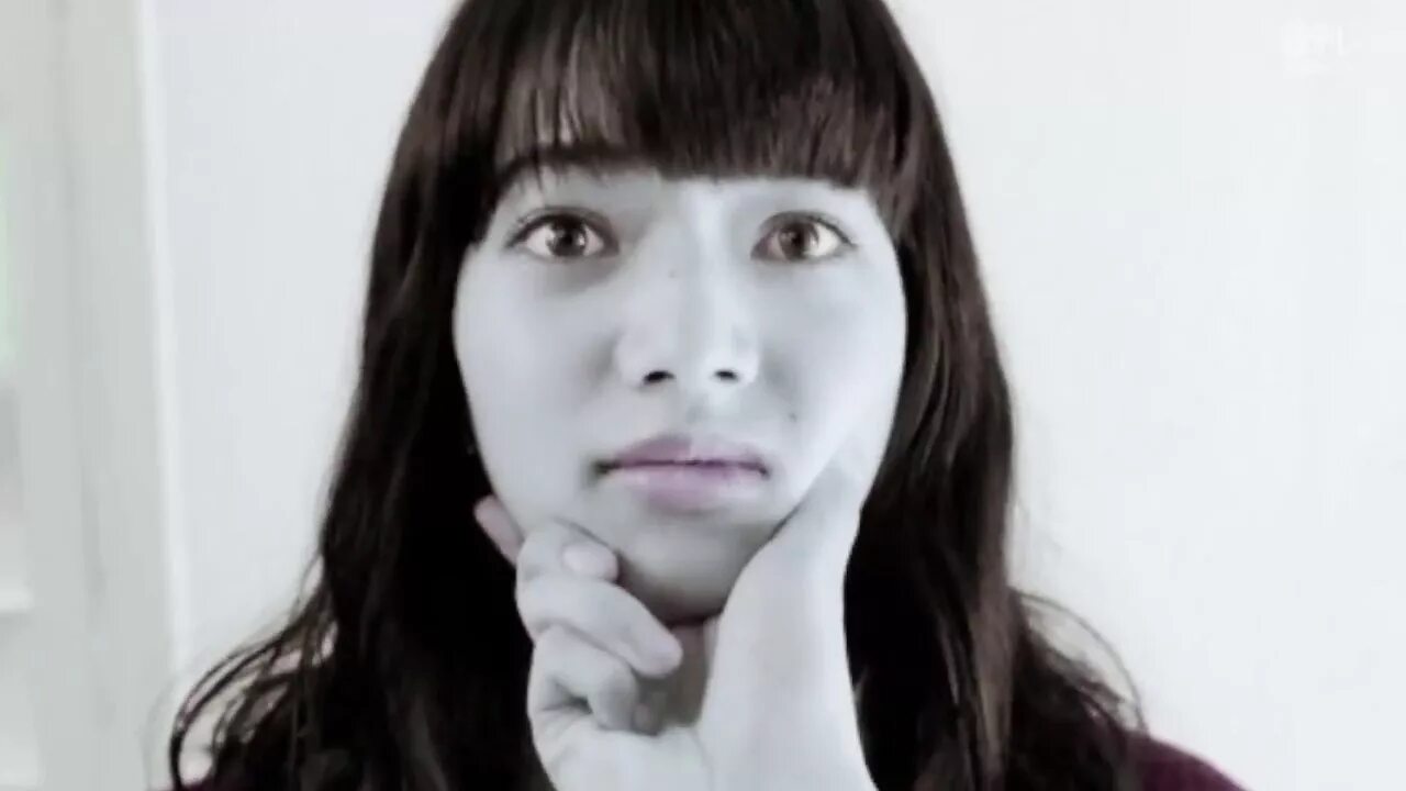 Маня певица. Лариса песня money. Че ты сидишь. Не хочу не буду парень мем. Хочу быть девочкой.