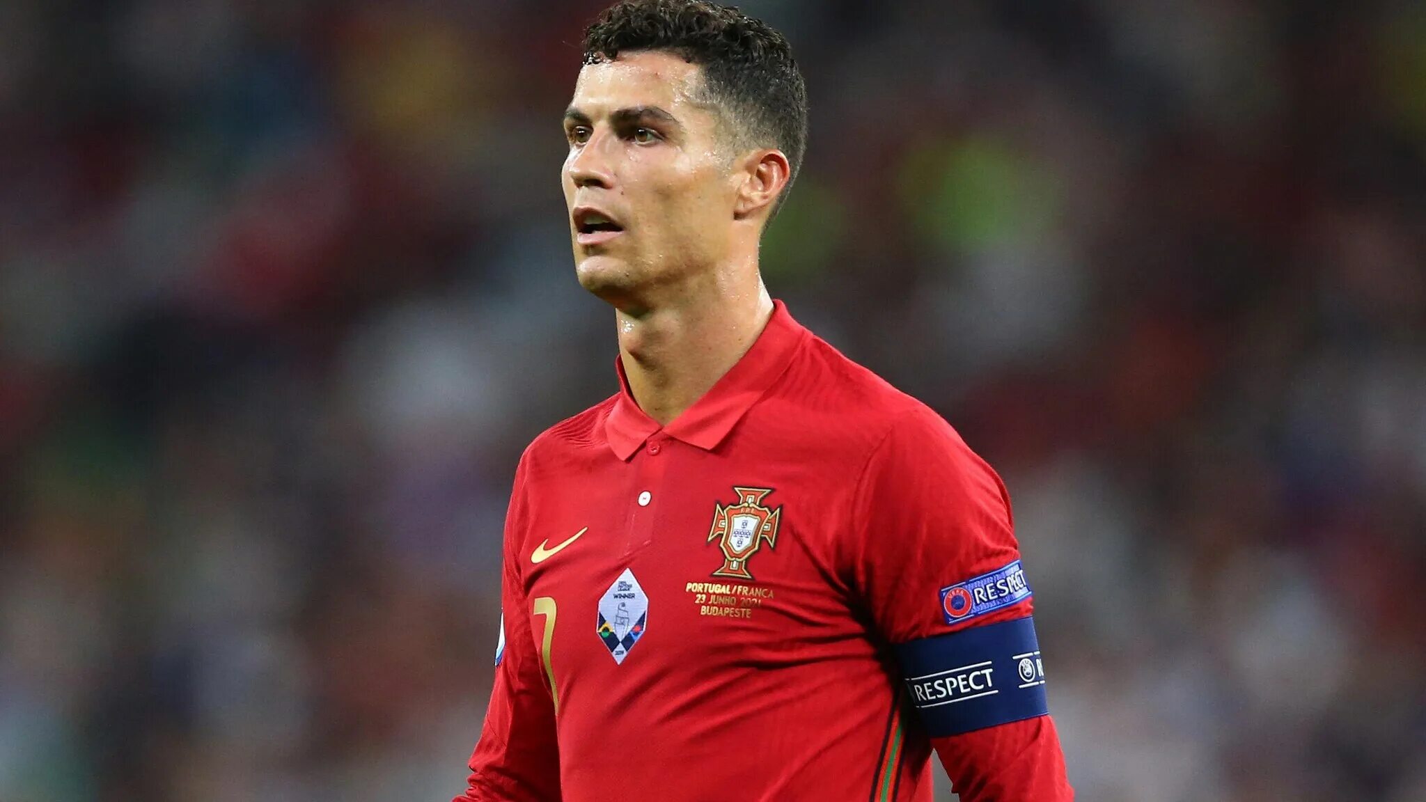 Рекордсмен уефа. Европейский футбол футболисты. Cristiano Ronaldo Portugal. Portugal Serbia 2015. Portugal Serbia 2015 gettyimages.