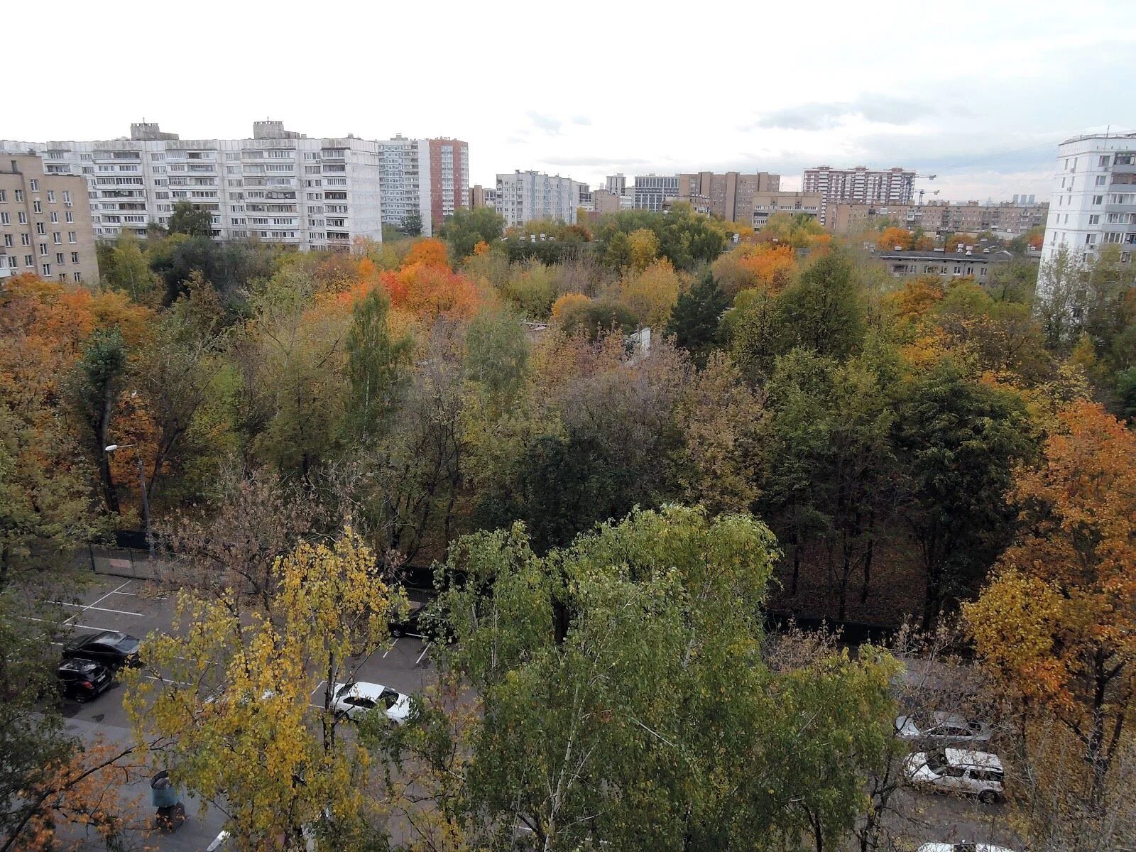 Живу на 15 этаже. Вид во двор. Вид из окна. Вид за окном город. Вид из окна во двор.