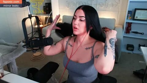 Kalei aka KaleiRenay Nude Leaks OnlyFans - Faponic.