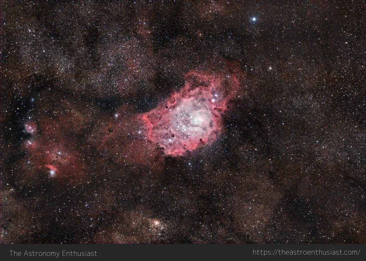 20 апреля космос. Туманность Лагуна. Мессье 4. Планетарная туманность m4. Космос 2008.
