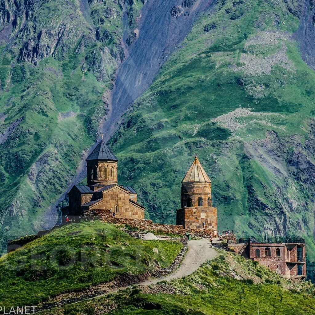 фариско грузия. гергети. грузия. грузия грузия тбилиси флаг грузии. фариско грузия.