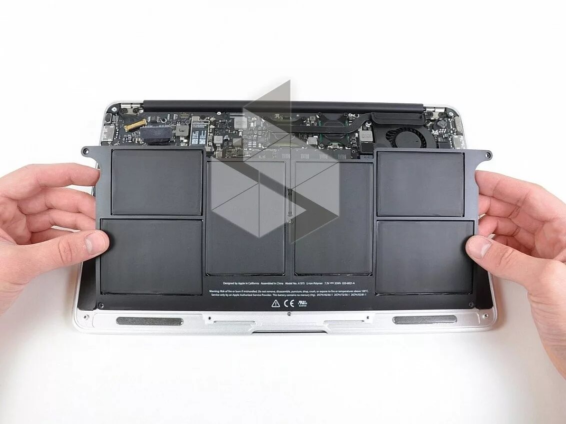 Макбук емкость аккумулятора. Аккумулятор MACBOOK Air 13. MACBOOK Air a1370 Teardown. MACBOOK Pro 2005 батарея. Макбук a1370.