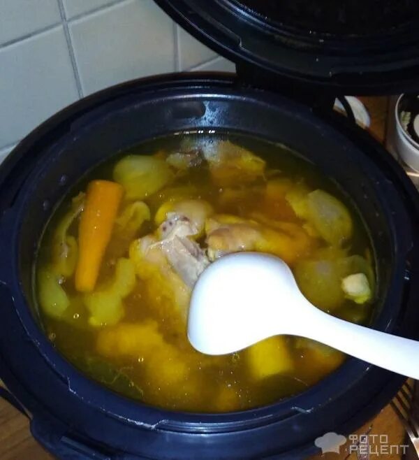 Холодец в мультиварке. Мультиварка холодец. Можно ли в мультиварке варить холодец. Холодец из рульки в мультиварке редмонд. Холодец из свинины в мультиварке.