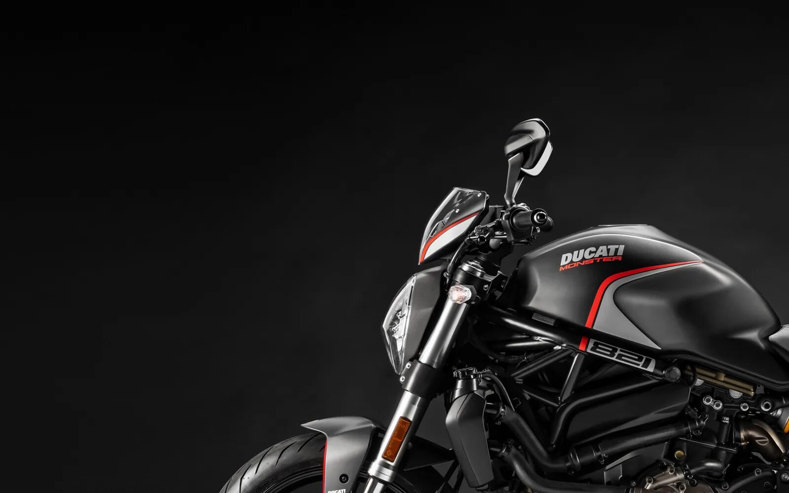 Ducati monster 821. Ducati Monster 821 Stealth. Ducati Monster 821 - Dark Stealth. Ducati Monster 821 с кофрами.