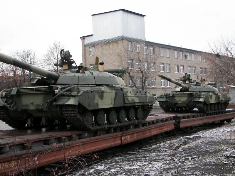 Харьковский ремонтный танковый завод. Кладбище танков т-72. Танковый завод в харькове. Бхвт т80. Харьковские танки.