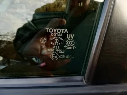 Как узнать год автомобиля на стеклах