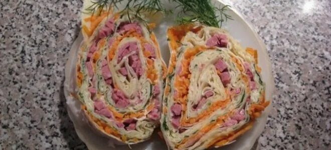 Рулет с корейской морковкой и колбасой