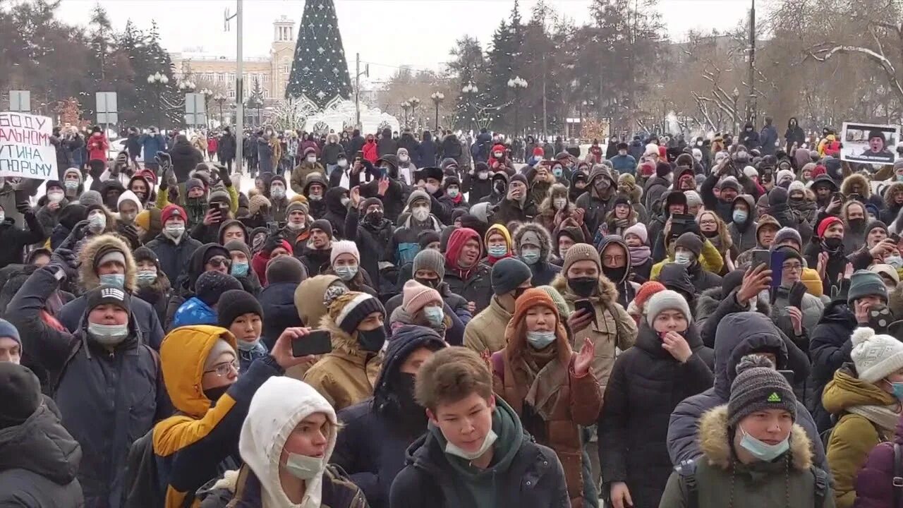 Митинг в Иркутске 23 января 2021. Митинг в Иркутске сейчас. Митинг Навального в Иркутске. Протест в Иркутске Навальный. Митинг в томе