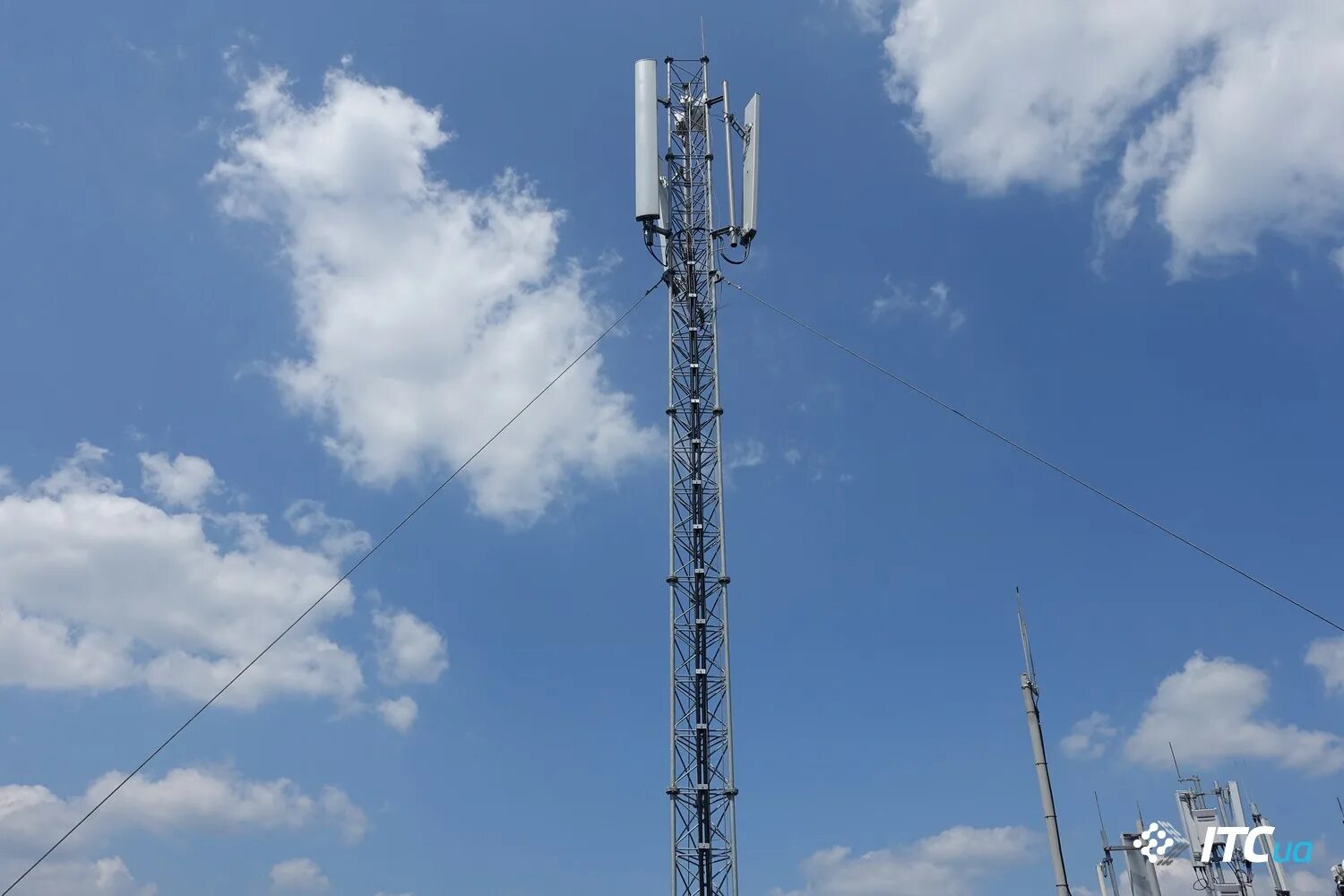 Мобильная вышка сотовой связи. Вышка связи 5g. Вышка сотовой связи 39м. Передвижная базовая станция сотовой связи. Вышки 3g 4g 5g отличия.
