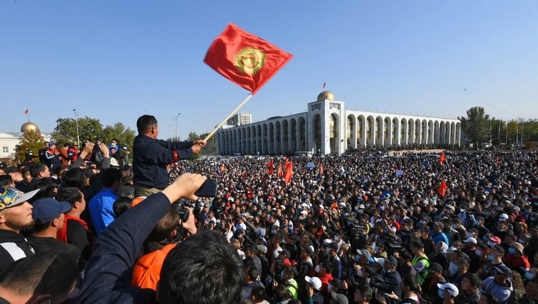 Наиболее известные формы протеста в адрес политического. Революция Бишкек 2020. Митинг в Бишкеке 2020. 2010 Год революция в Киргизии.