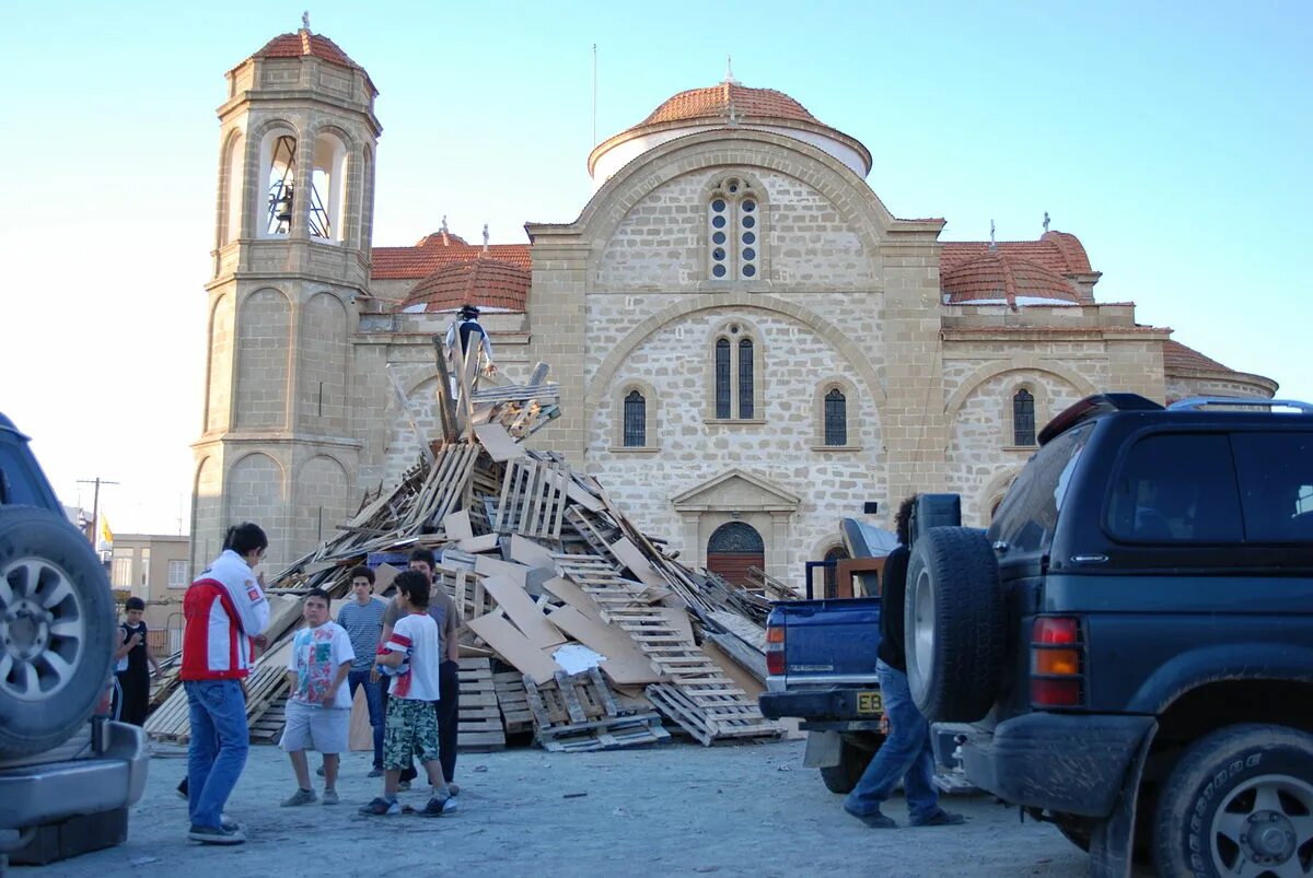 Церковь святого георгия акамаса кипр. Дали кипр. Храм георгия на кипре. Фото кипра красивые места. Pyrga agia anna psevdas.
