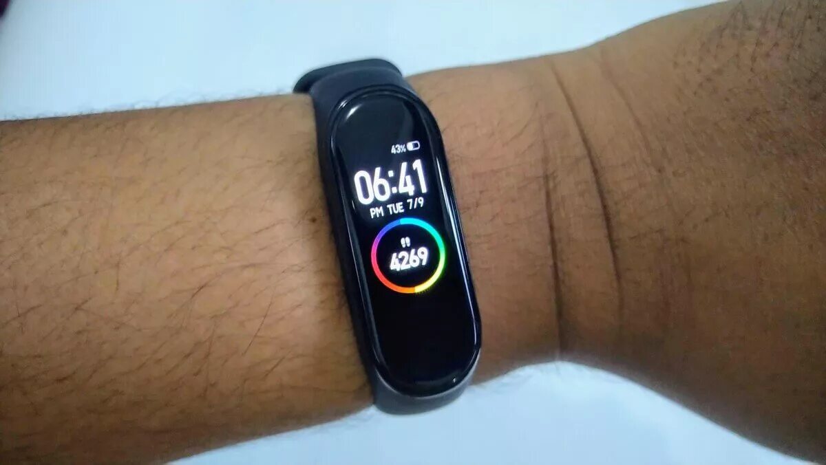 Как выключить ми бэнд 8. Xiaomi mi band 7 циферблат van gog. обои на ми бэнд. mi smart band 4 заставки. циферблаты для смарт часов ми фит 4.