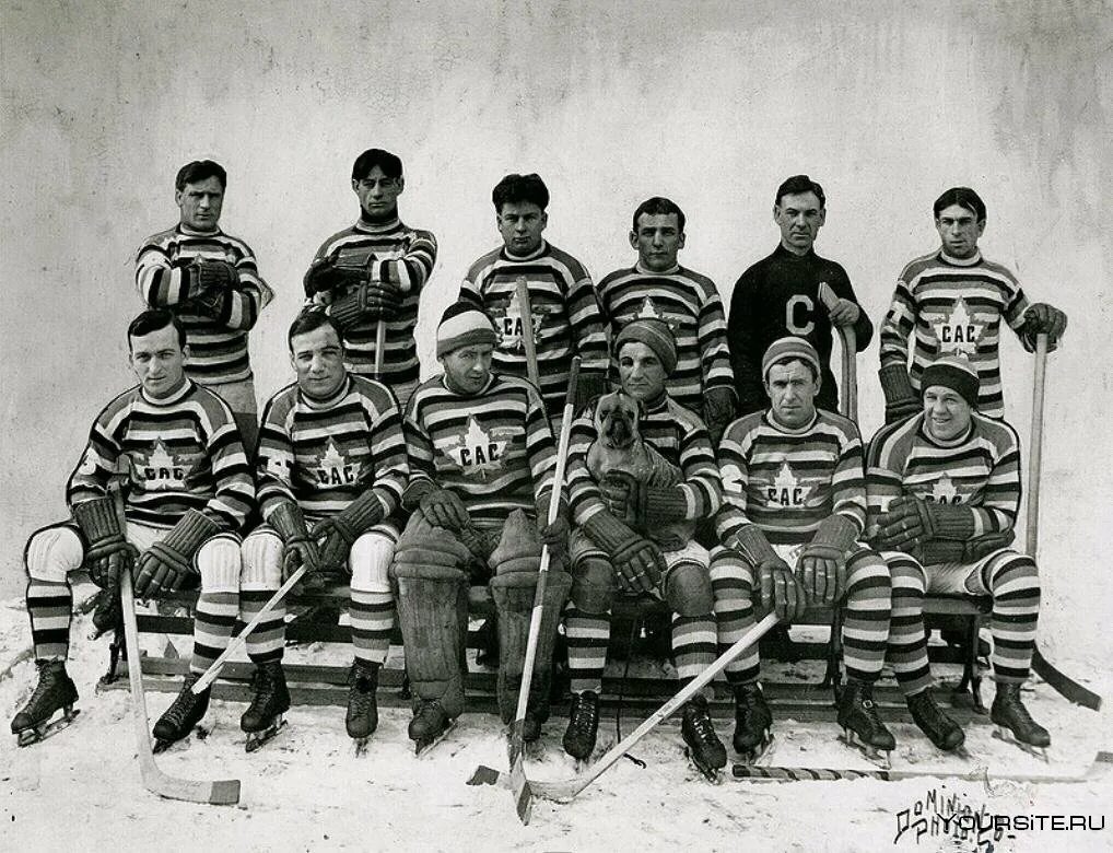 Первая хоккейная команда. Монреаль хоккейная команда 1930. Хоккеист в старой форме. Старинный хоккей. История хоккея.