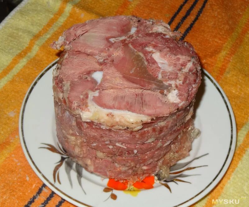 Как сделать прессованное мясо из головы. Прессованное мясо из говядины. буженина из свинины в ветчиннице. ветчина из говядины в ветчиннице. мясо в ветчиннице.