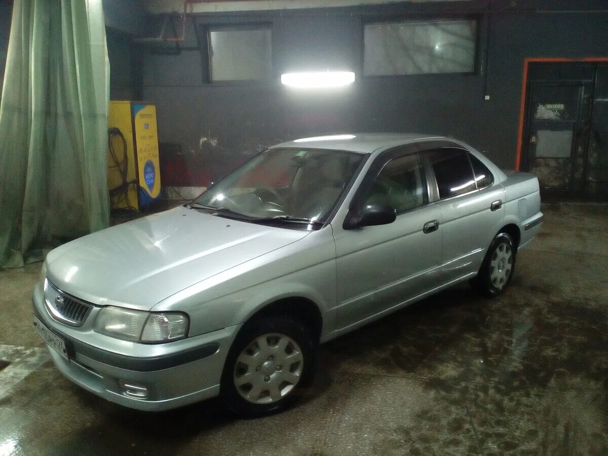 Ниссан санни 2002 на тапках. Nissan sunny новосибирске. Ниссан санни 98г. Nissan sunny новосибирске. Ниссан санни серая машина.