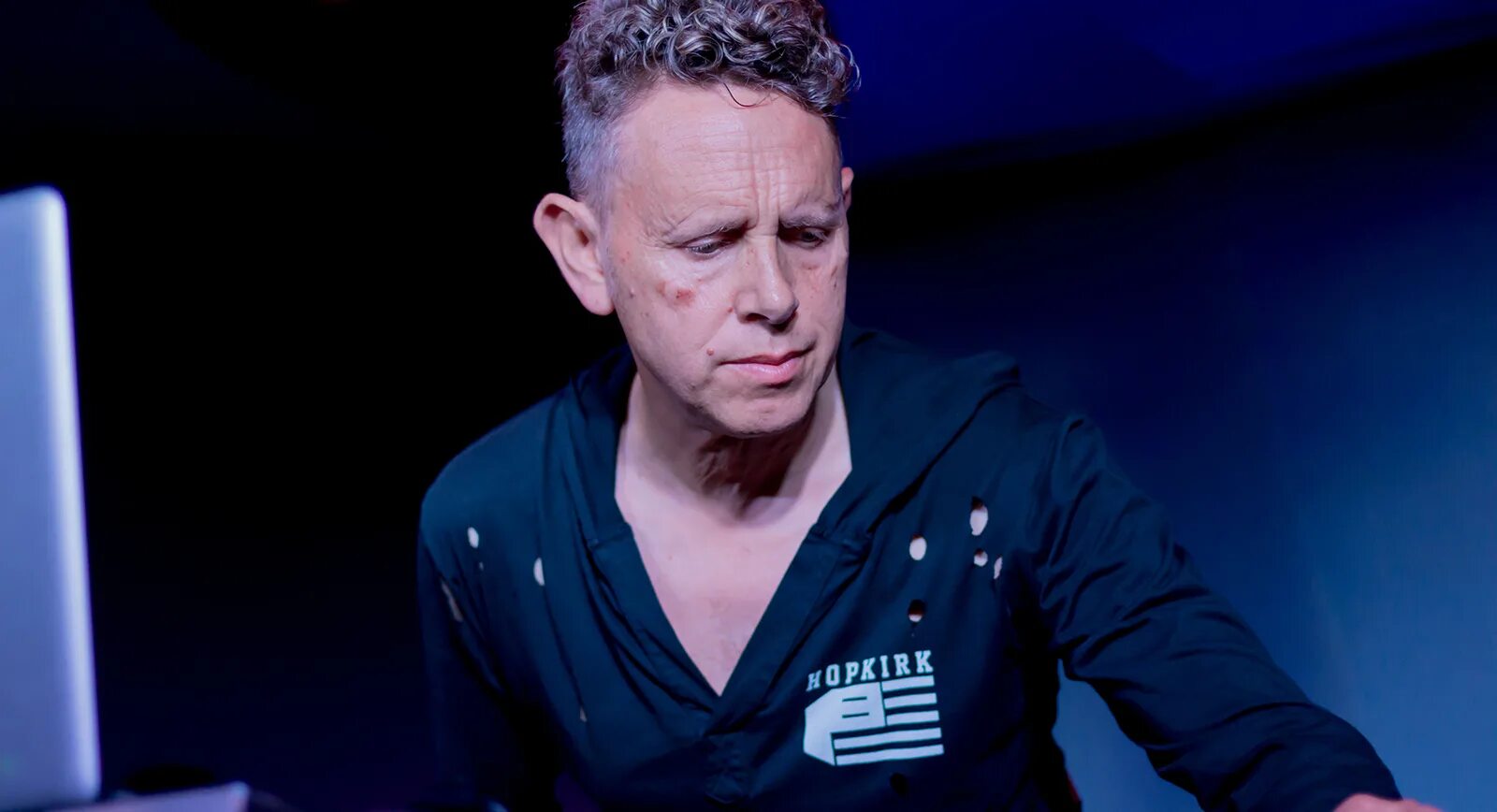 Depeche mode gore. Depeche mode gore. Depeche mode martin gore 1995. Martin lee gore. Depeche mode басист.