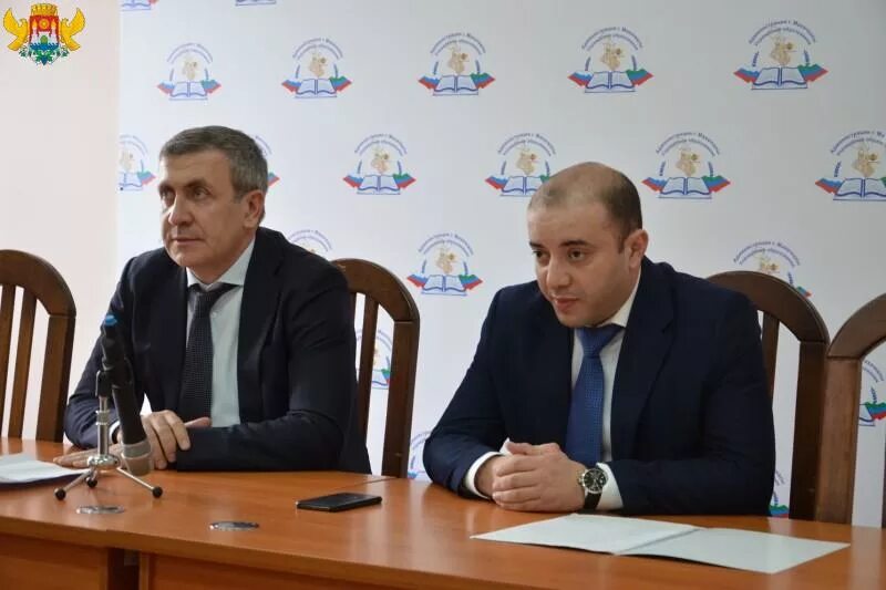 Зам мэра махачкалы алхасов. Начальник управления образования владикавказ батыров. Гильманова ирина викторовна. Козырев сергей владимирович. Руководителем образования назначили.