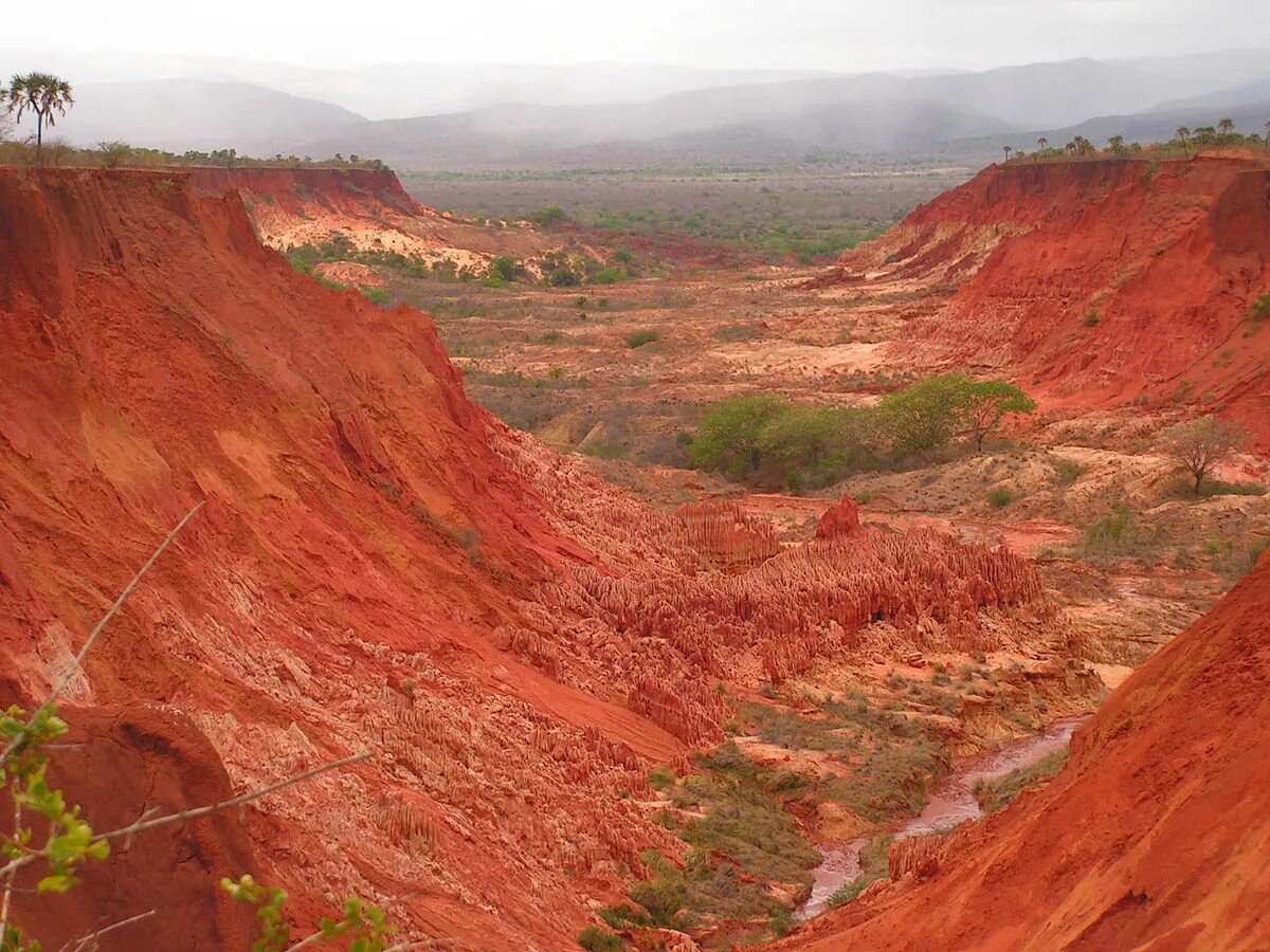 красноземы кавказа. красные ферраллитные почвы бразилии. дунчуань. красные ферраллитные почвы южной америки. провинция юньнань достопримечательности.