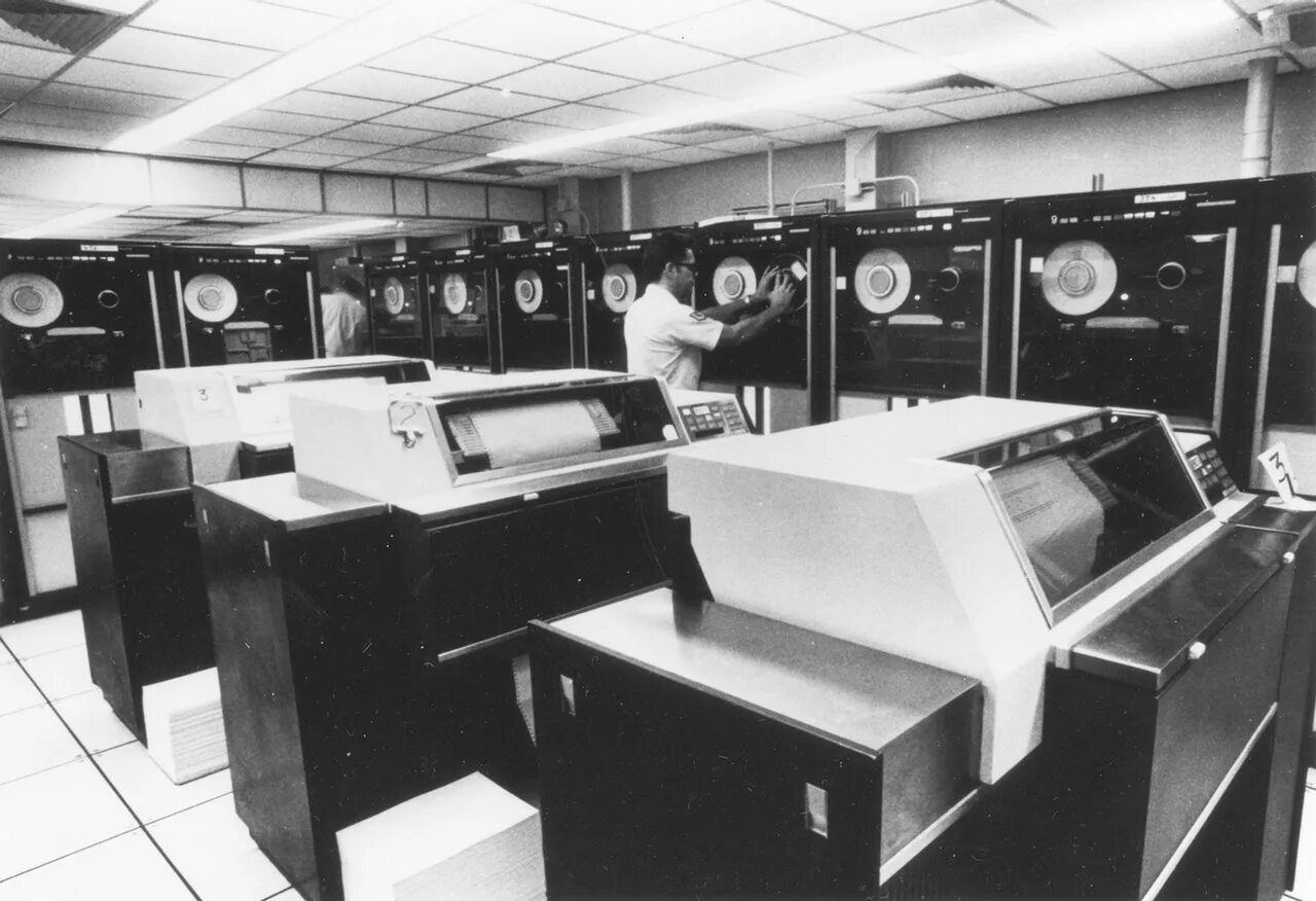 2 поколение пк. Наири 1 эвм. Ii поколение эвм. Эвм второго поколения бэсм-6. Atlas (1963) эвм.