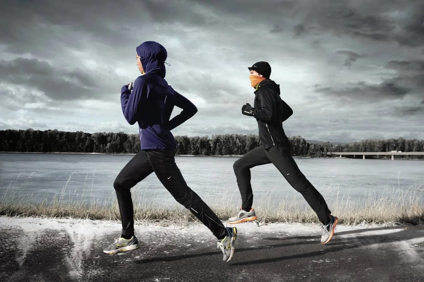 Jog future. Фотосессия спортивной одежды. Одежда для бега. Одежда для спорта мужская и женская. Спорт весной.