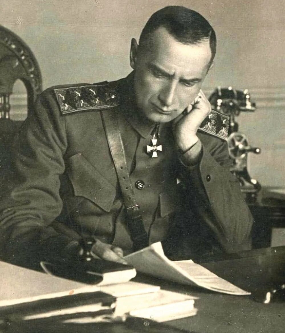 Колчак провозглашен верховным. Адмирал колчак. адмирал колчак фото.