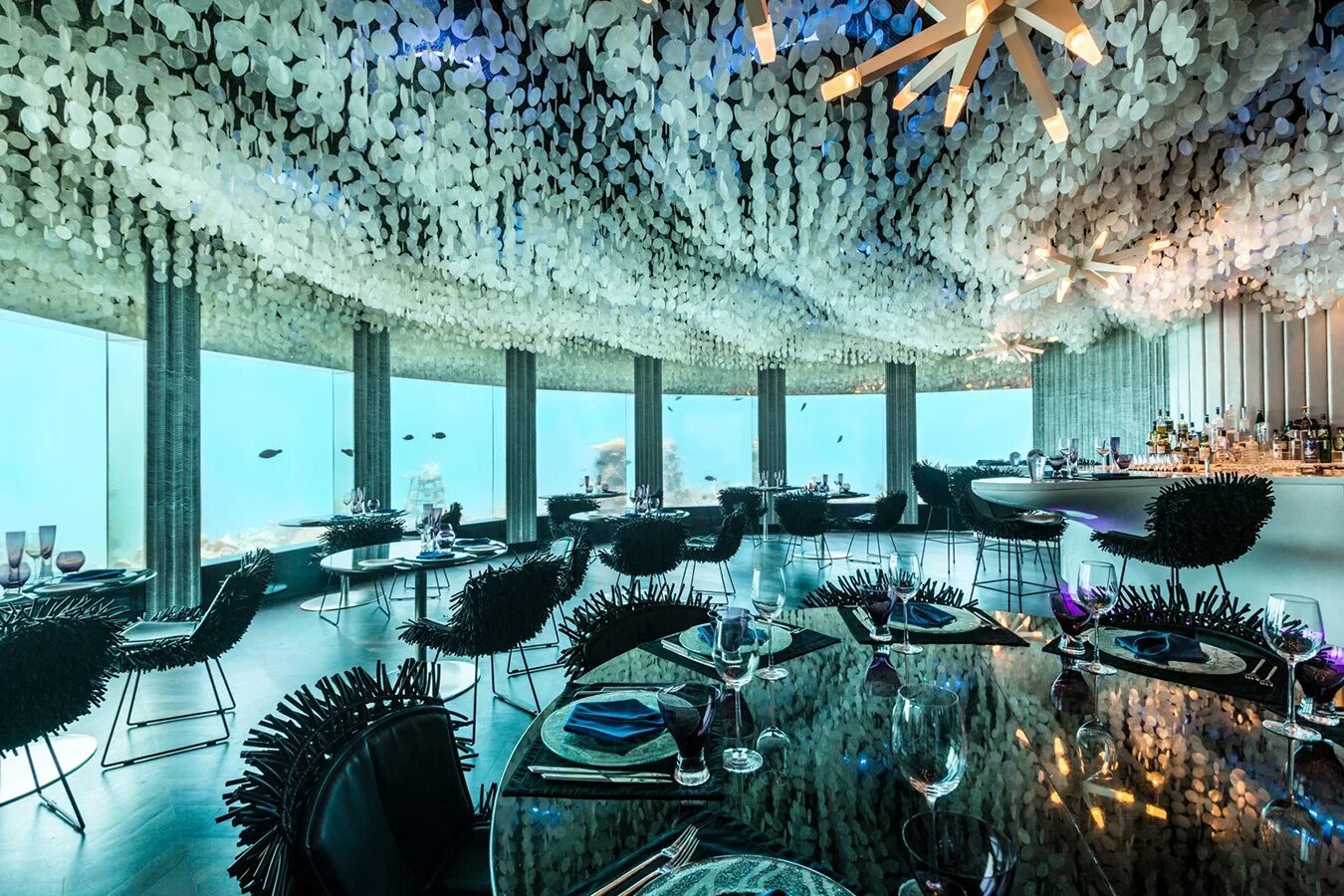 Ресторан под. Ithaa undersea restaurant мальдивы кухня. Нияма приват исланд мальдивы ресторан. Ресторан на глубине 5 метров, ithaa undersea restaurant, мальдивы. Ресторан под.
