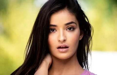 Yetişkin film yıldızı Emily Willis hakkında skandal iddia.