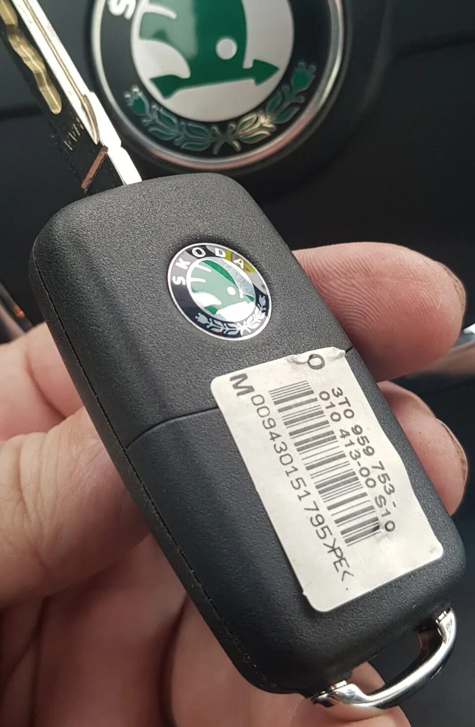 Иммобилайзер шкода фабия. Проводка руля замка и иммобилайзера skoda fabia mk 1. Skoda rapid 2 ключ зажигания. Marelli 4lv чем прошить. Ключ шкода фабия 1.