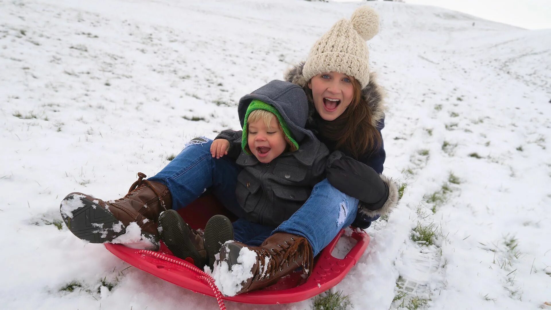Sled html. Sledding. sled winter kid. женщина на санках. sledding or sledging.