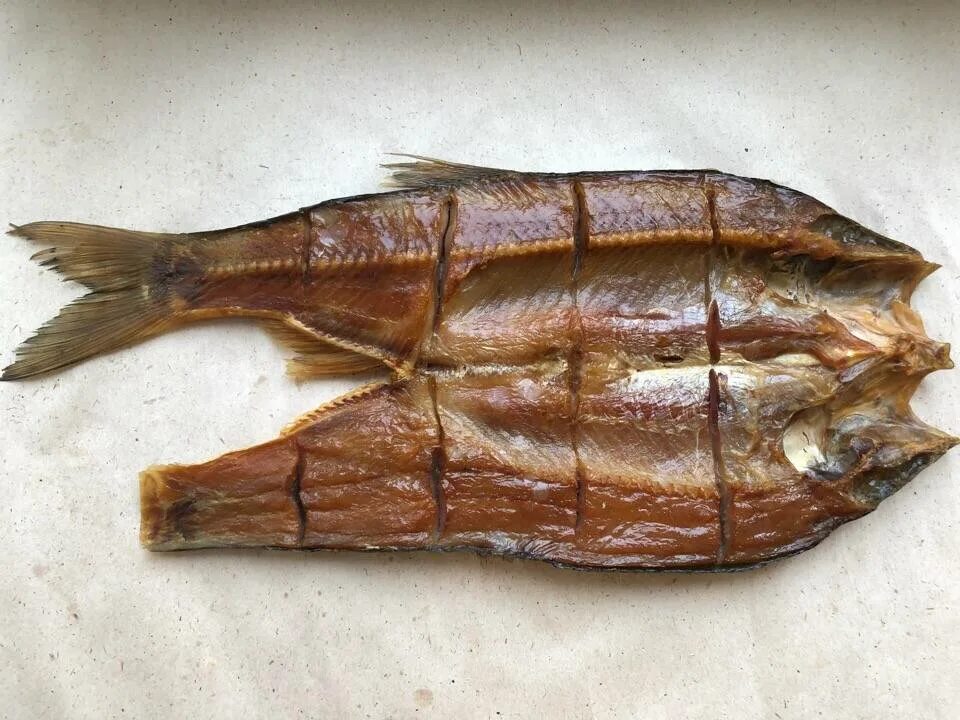 Жерех копченый. Жерех копченый. Жерех копченый. Жерех холодного копчения пласт. Жерех рыба холодного копчения.