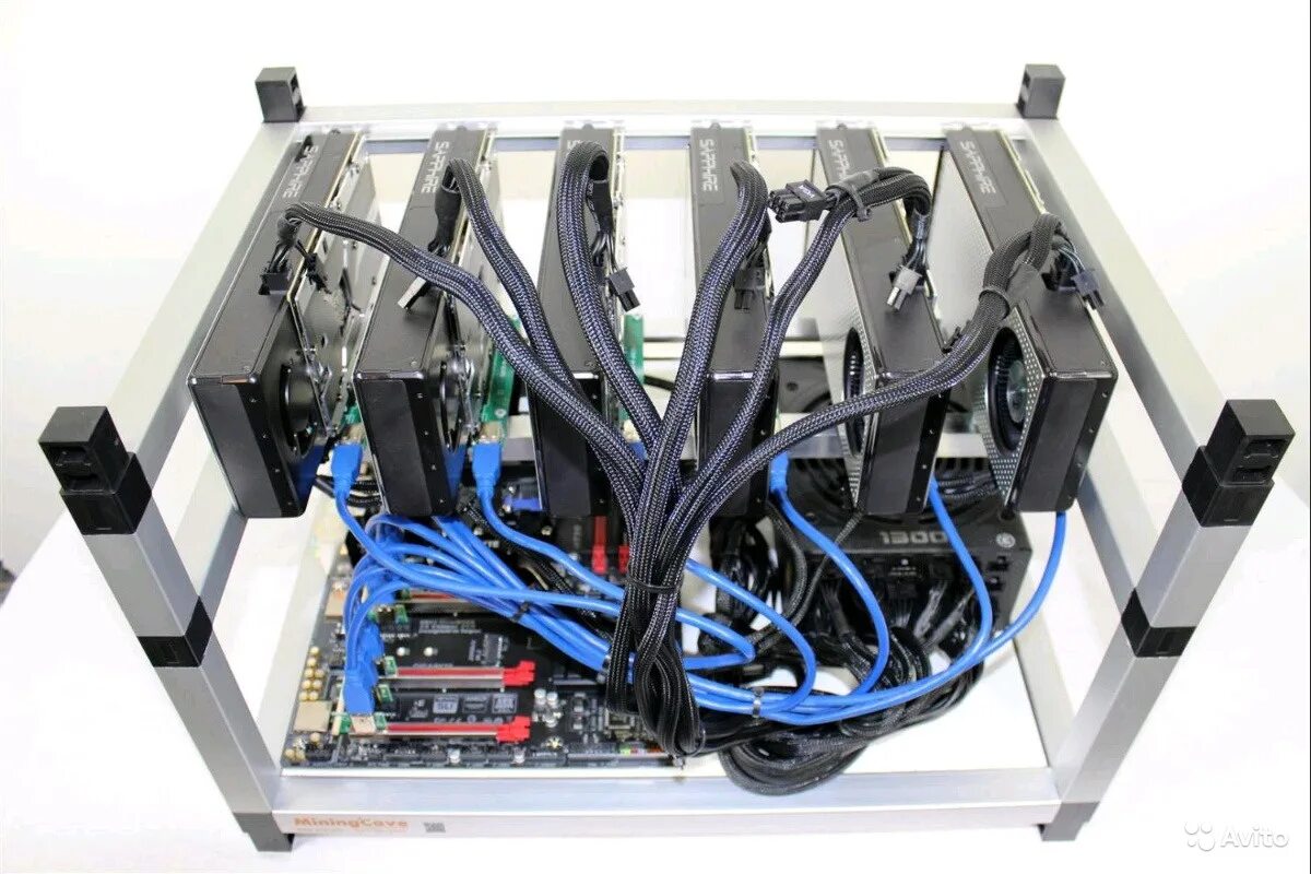 Биткоин ферма асик. Асик майнеры биткоин. Биткоин асик майнер. Майнер. Риг видеокарт.