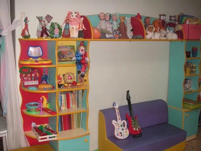 Центры во 2 младшей группе. Центры во 2 младшей группе. Игрушки для ясельной группы. Гр. Игровой уголок в средней группе.