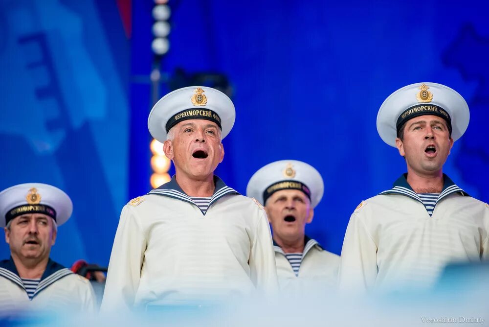 Легендарный моряк. Моряки поют. Хор моряков. С легендарный Севастополь.. Матросы поют.