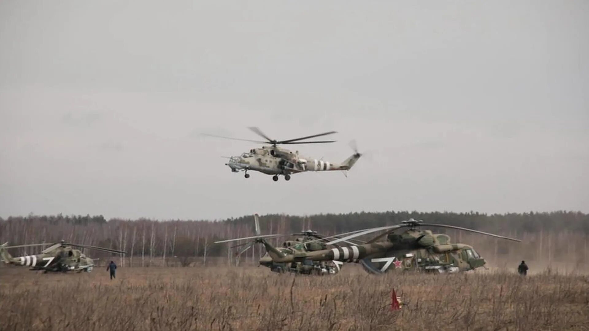 Высадил десант. Ка-52 на Украине. Ми-24 ВСУ. Ка-52 Гостомель пилот. Боевой вертолёт ми-24.