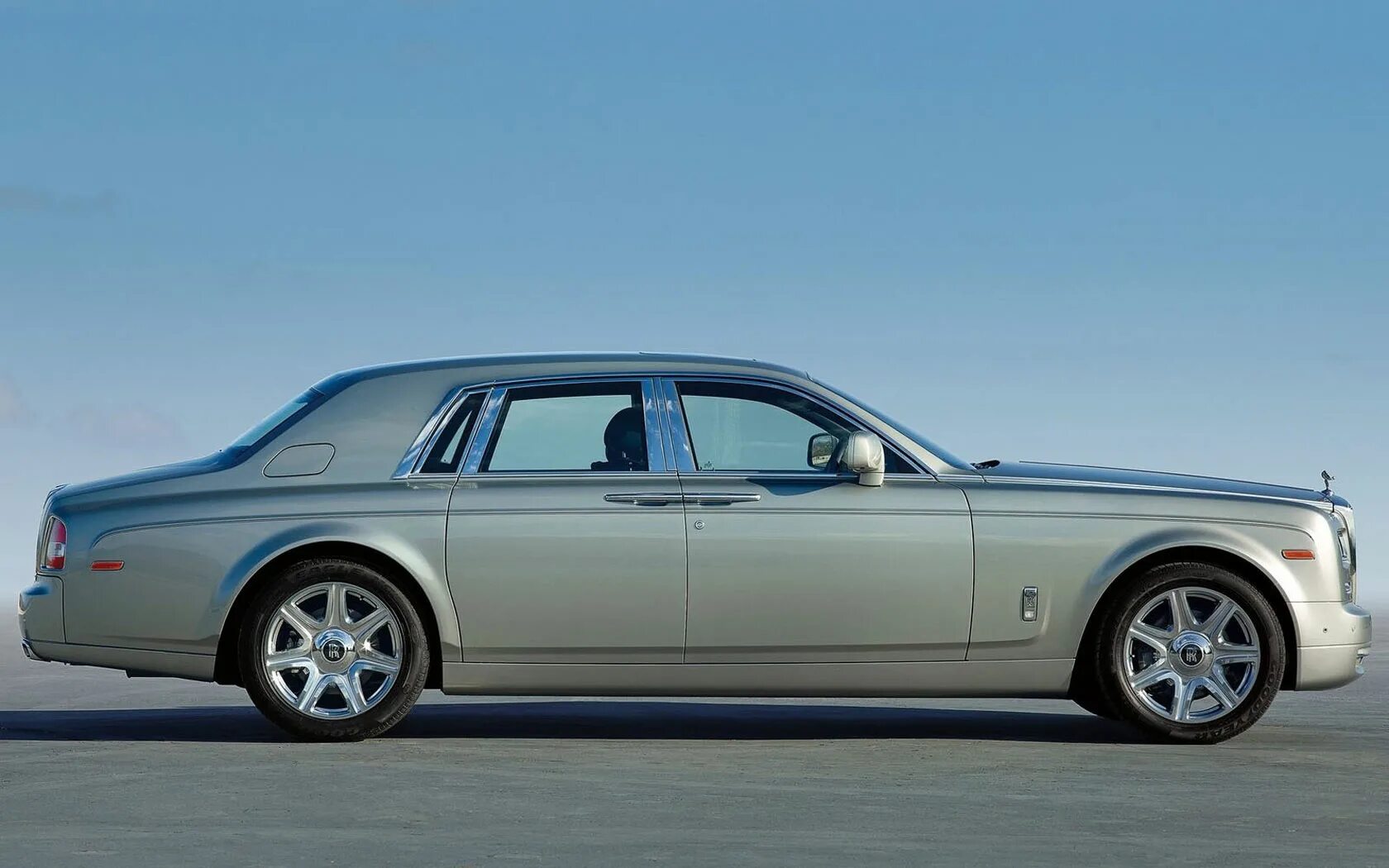 Rolls com. Rolls Royce Phantom 2014. Rolls Royce Phantom 2013. Роллс Ройс Фантом 2012. Rolls Royce Phantom 7.