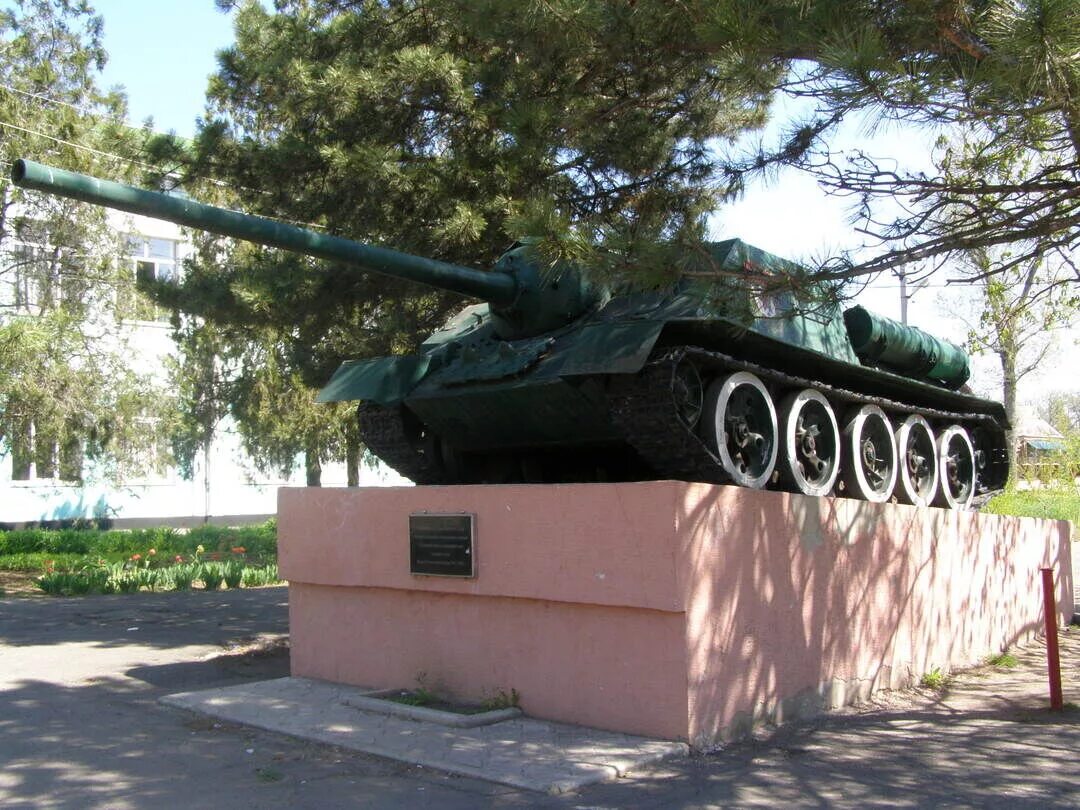 Село самарское. Село Самарское Азовский район памятник танк. Село Самарское Азовского района Ростовской области. Памятники Самарского села Азовского района. Памятник в селе Самарском Азовского района.