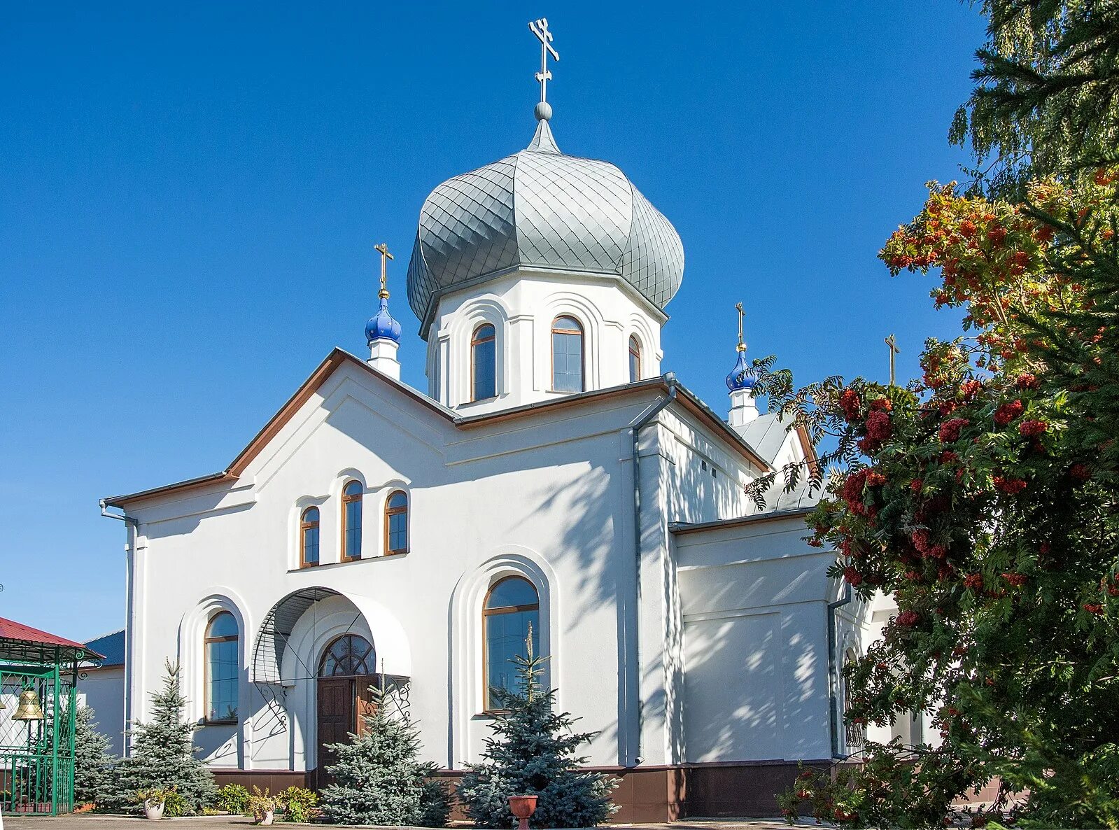 Новосемейкино самара. Храм в Новосемейкино Самарской. Храм Косьмы и Дамиана Ульяновск. Новосемейкино Косьмы и Дамиана в. Храм в Новосемейкино Самарской области фото.