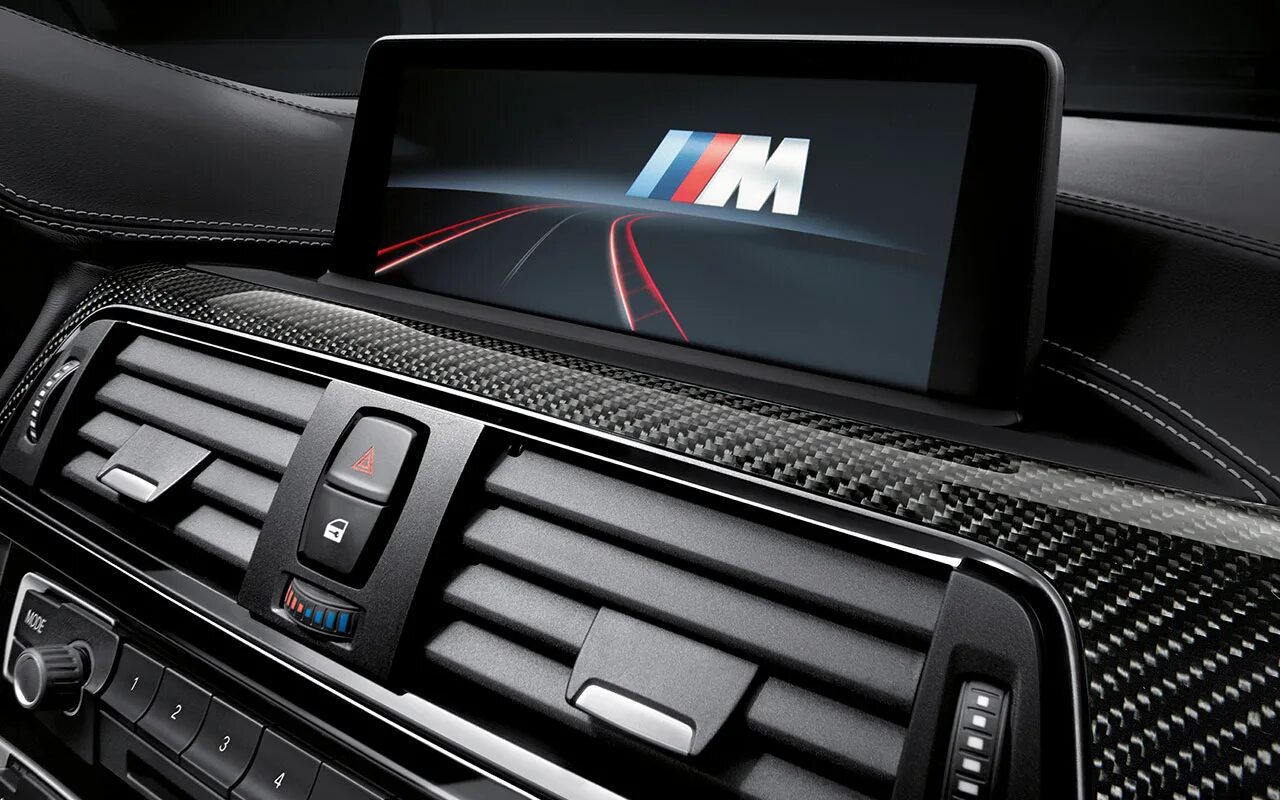 Опции бмв. БМВ м5 карбон. Carbon Fiber Trim BMW 7. BMW Carbon Core. BMW m8 display.