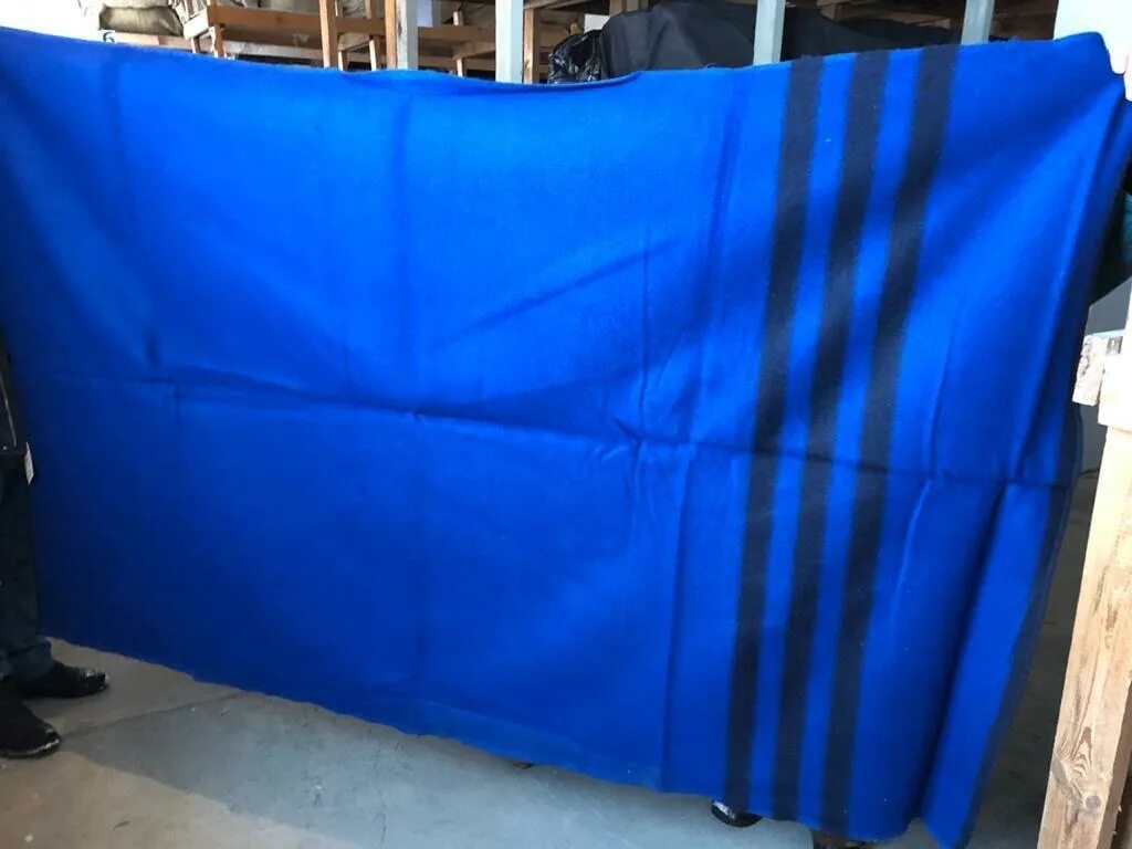 Армейское одеяло синее. Солдатское одеяло. Одеяло полушерстяное ведомственное. Одеяло полушерстяное Солдатское. Одеяло армейское купить