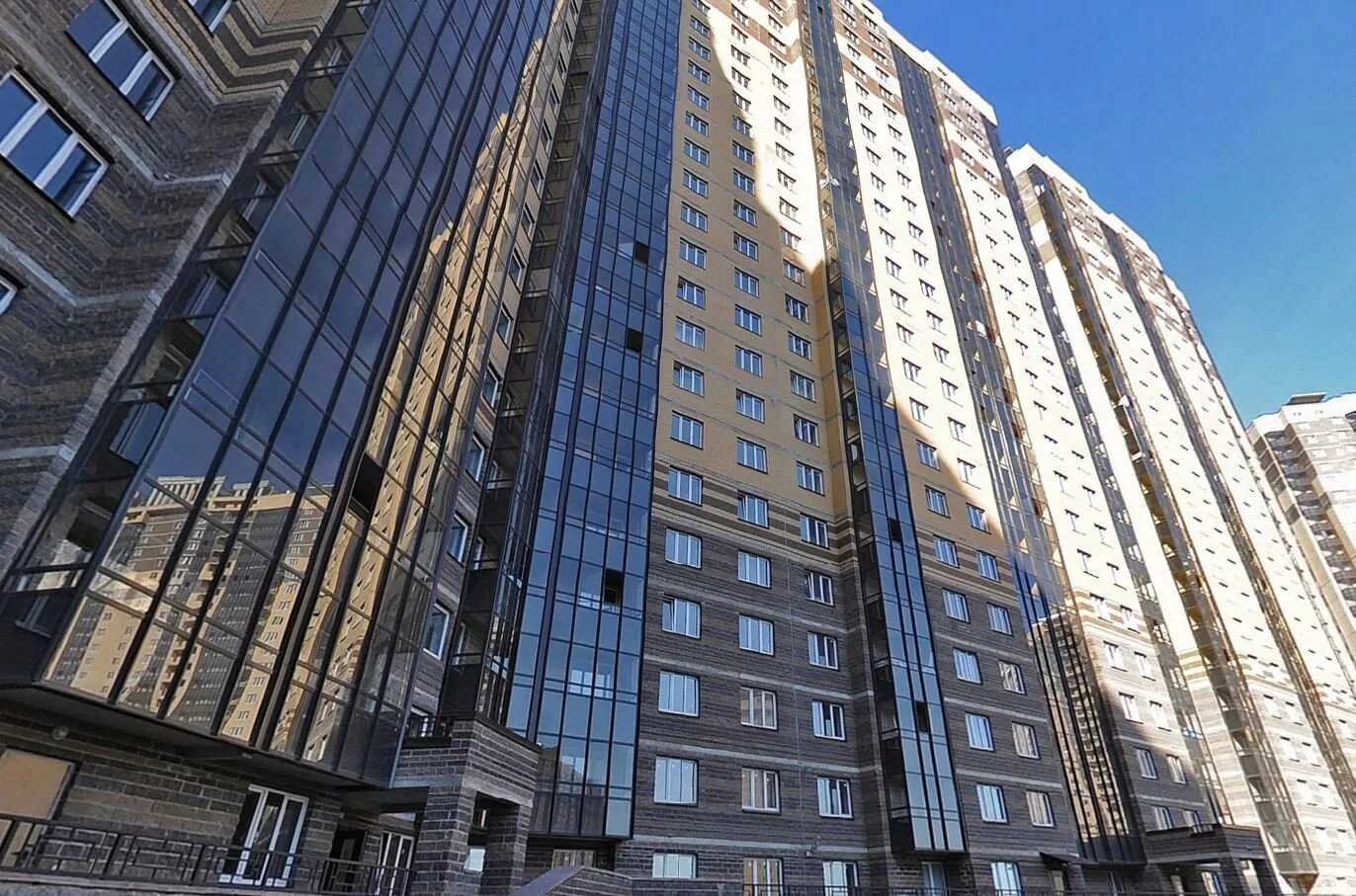 недвижимость. элитные коттеджи. дача в подмосковье. дом 30 недвижимость. красивые многоэтажные дома.