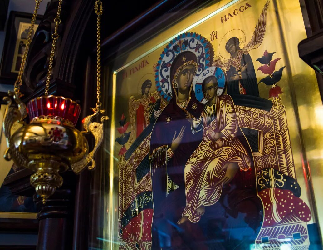 Всецарица новоспасский монастырь. Каком храме находится икона всецарица. Всецарица икона божией матери пантанасса горы афон. Каком храме находится икона всецарица. Новоспасский монастырь икона всецарица.