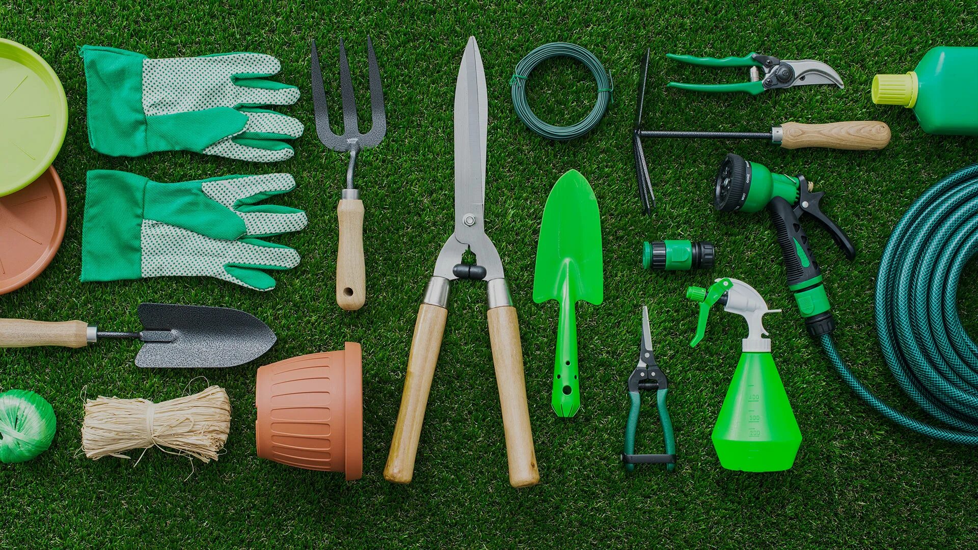 Садовый инструмент. Цветы на даче. Garden items. Garden items. Garden items.